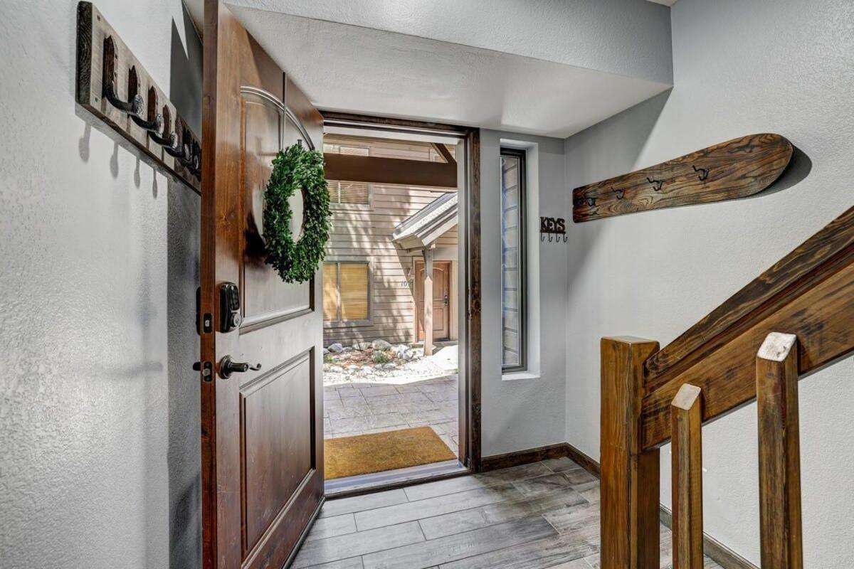 Luxury Modern Townhome Steps To Ski Lifts And Downtown With Nature At Your Patio Брекенридж Экстерьер фото