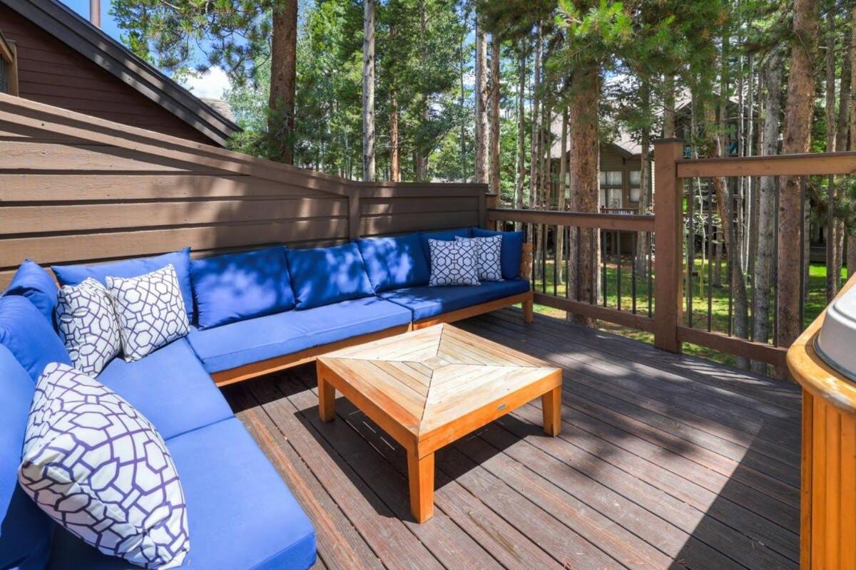 Luxury Modern Townhome Steps To Ski Lifts And Downtown With Nature At Your Patio Брекенридж Экстерьер фото