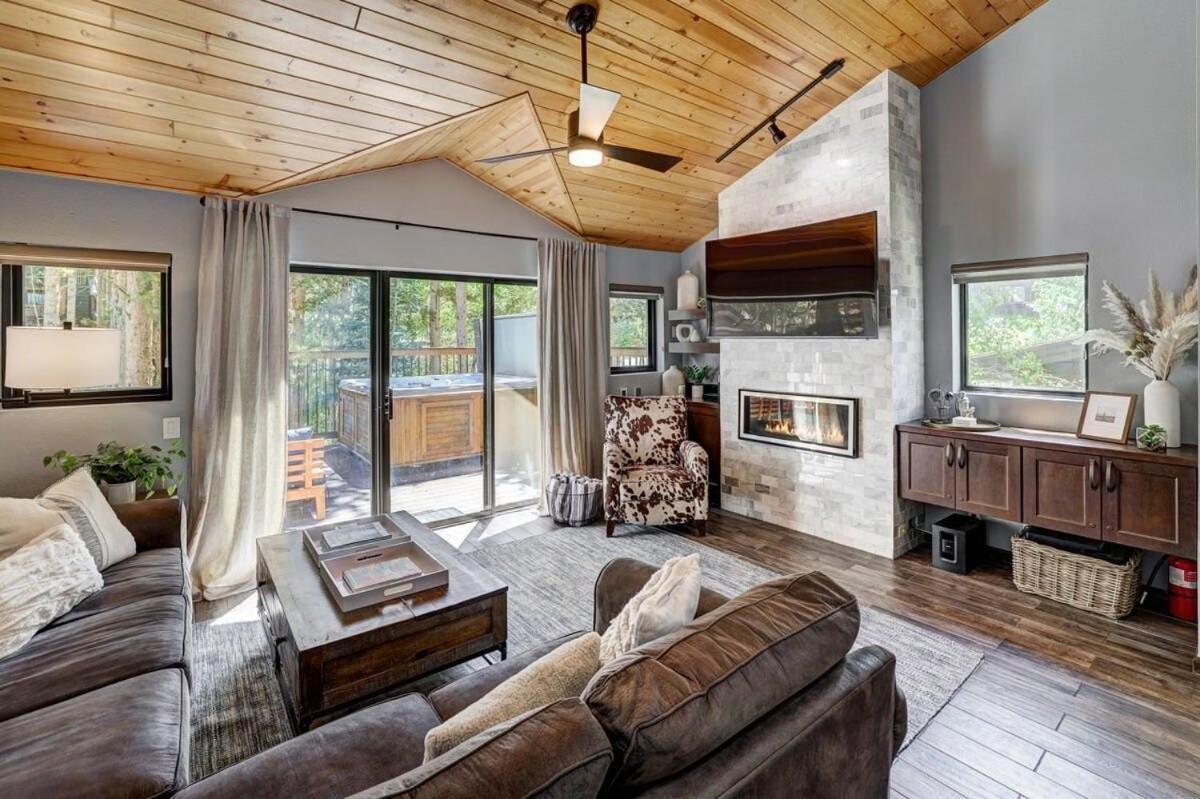 Luxury Modern Townhome Steps To Ski Lifts And Downtown With Nature At Your Patio Брекенридж Экстерьер фото